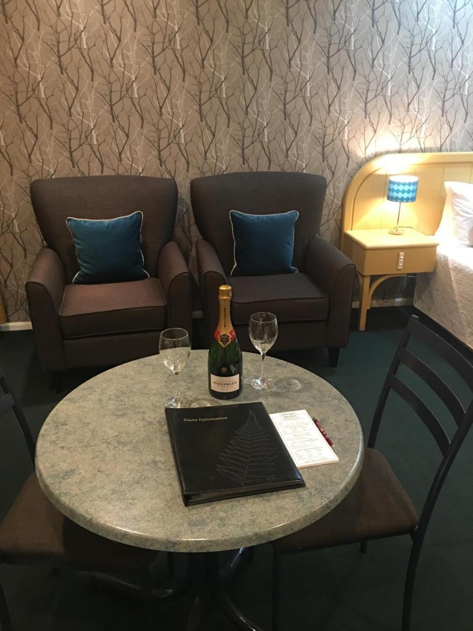 Village Motel Havelock North Ngoại thất bức ảnh